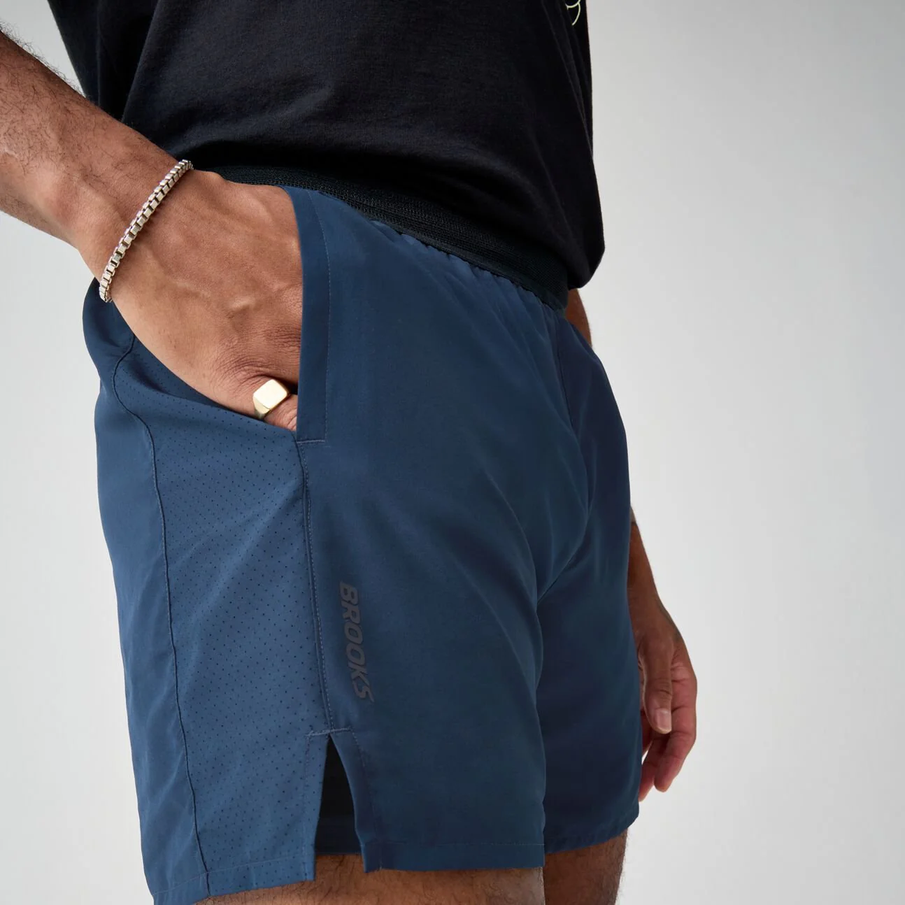Men’s Dash 2-in-1 Short (428 - Midnight Run/Black) - Image 4