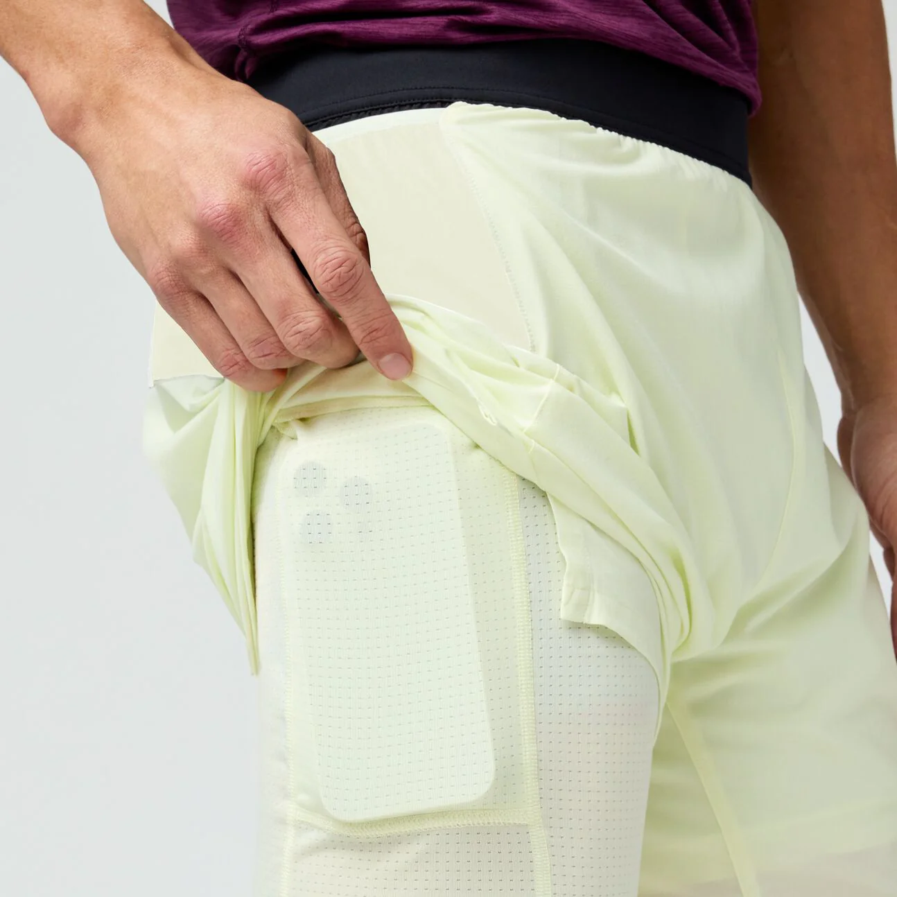 Men's Journey 7" 2-in-1 Short (732 - Luminary/Black) - Image 6