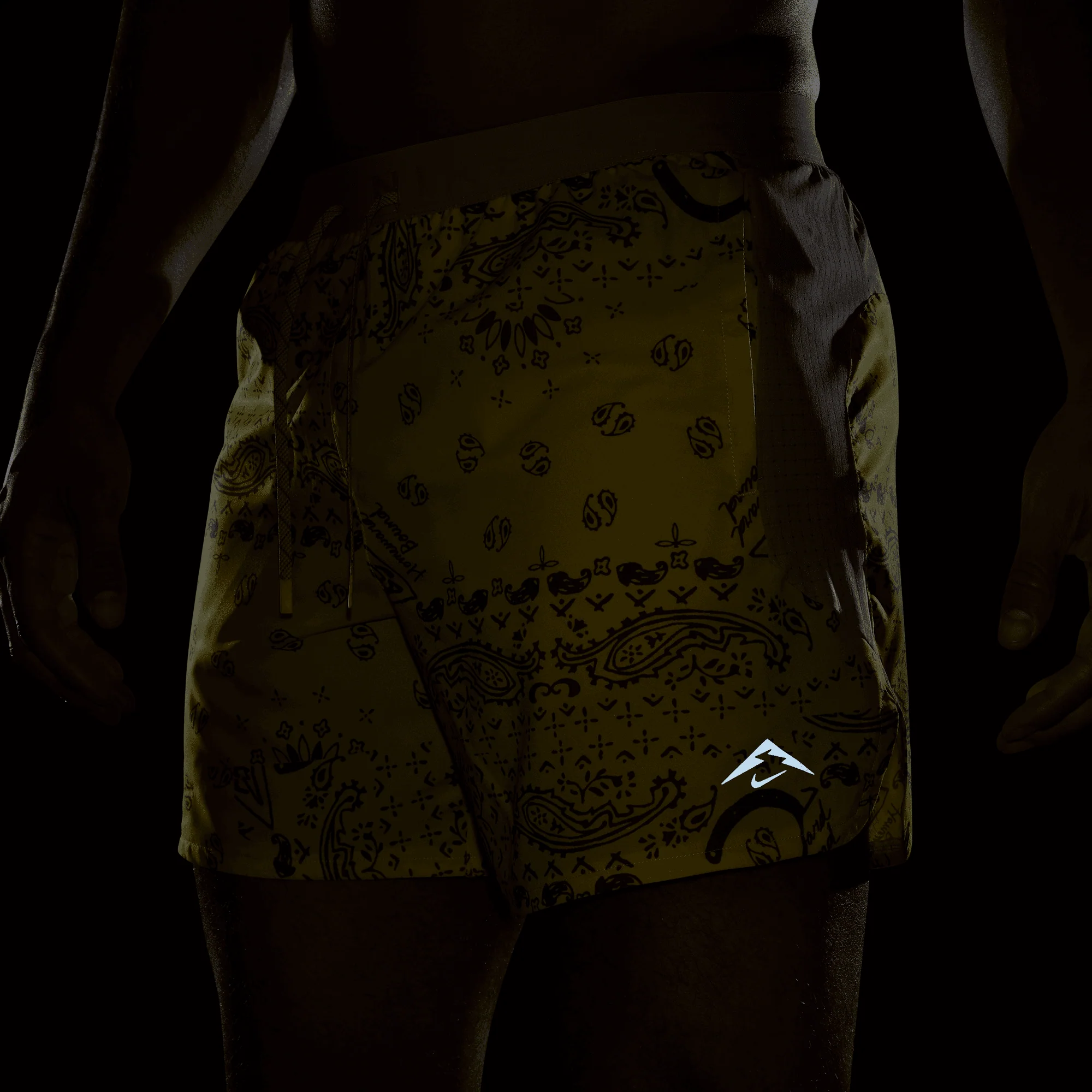 Men's Trail Dri-FIT 6" Brief-Lined Running Shorts (718 - Lightening/Desert Khaki/Black) - Image 5