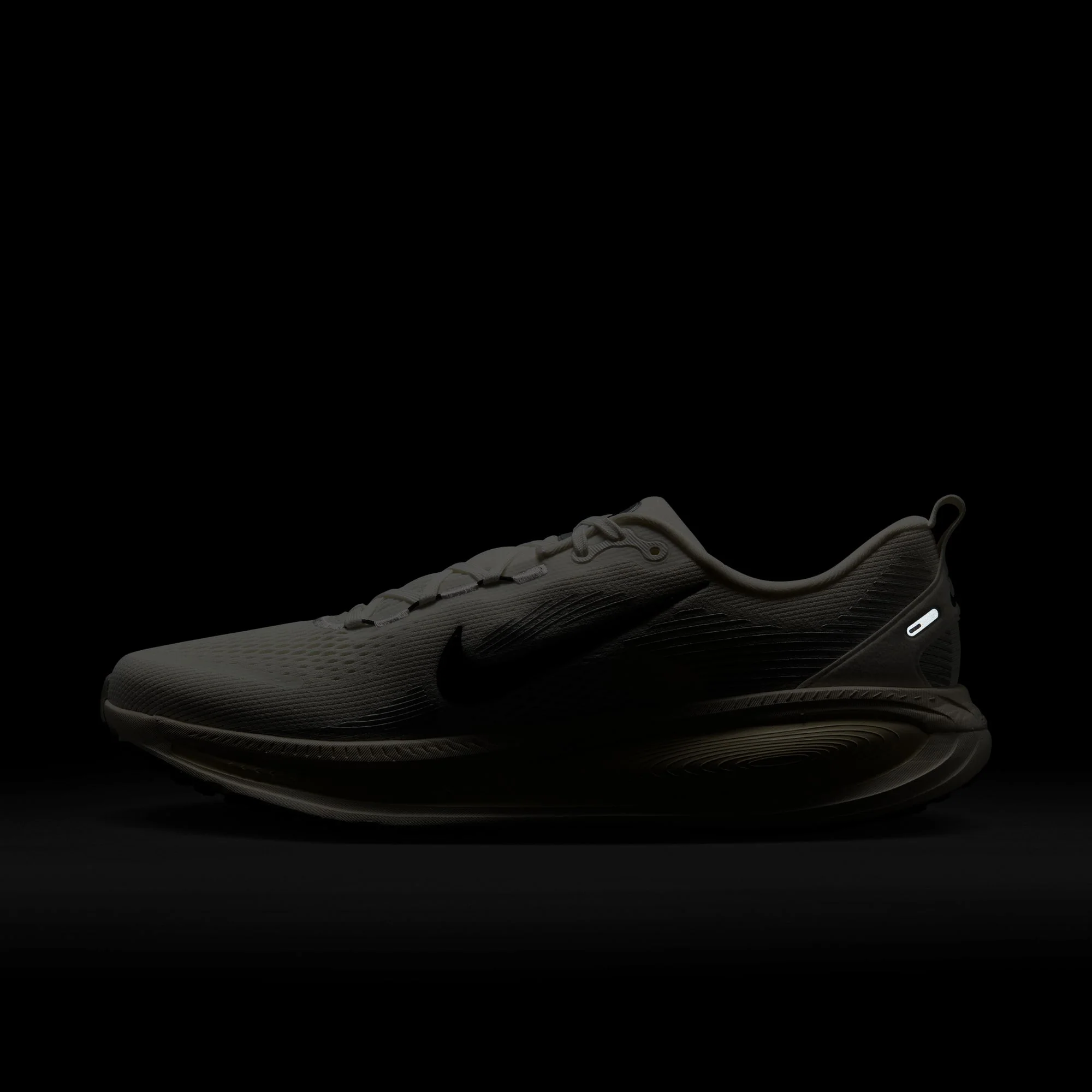 Men's Vomero 18 (101 - Summit White/Black-Coconut Milk) - Image 10