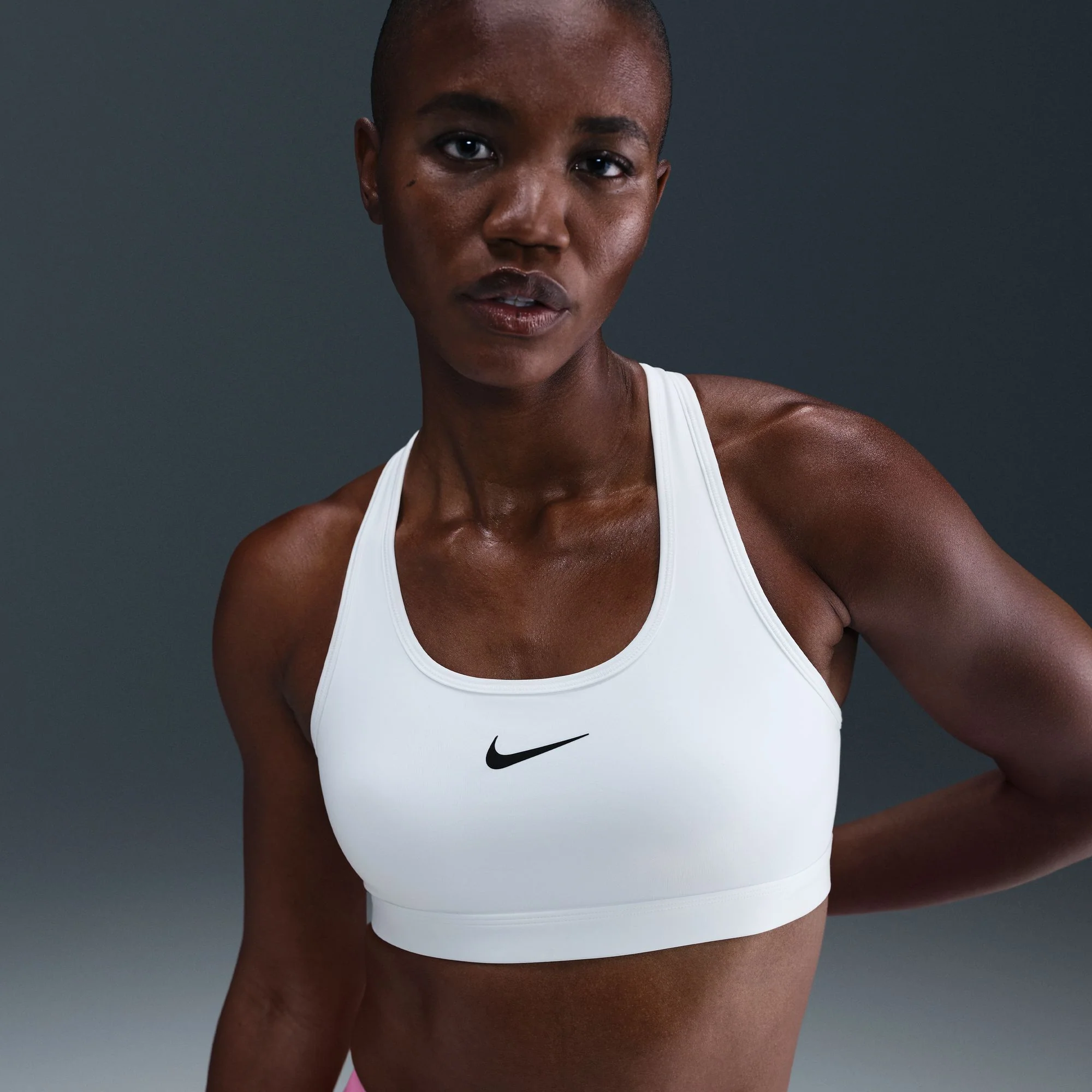 Women’s Swoosh Medium-Support Non-Padded Sports Bra (100 - White/Black)