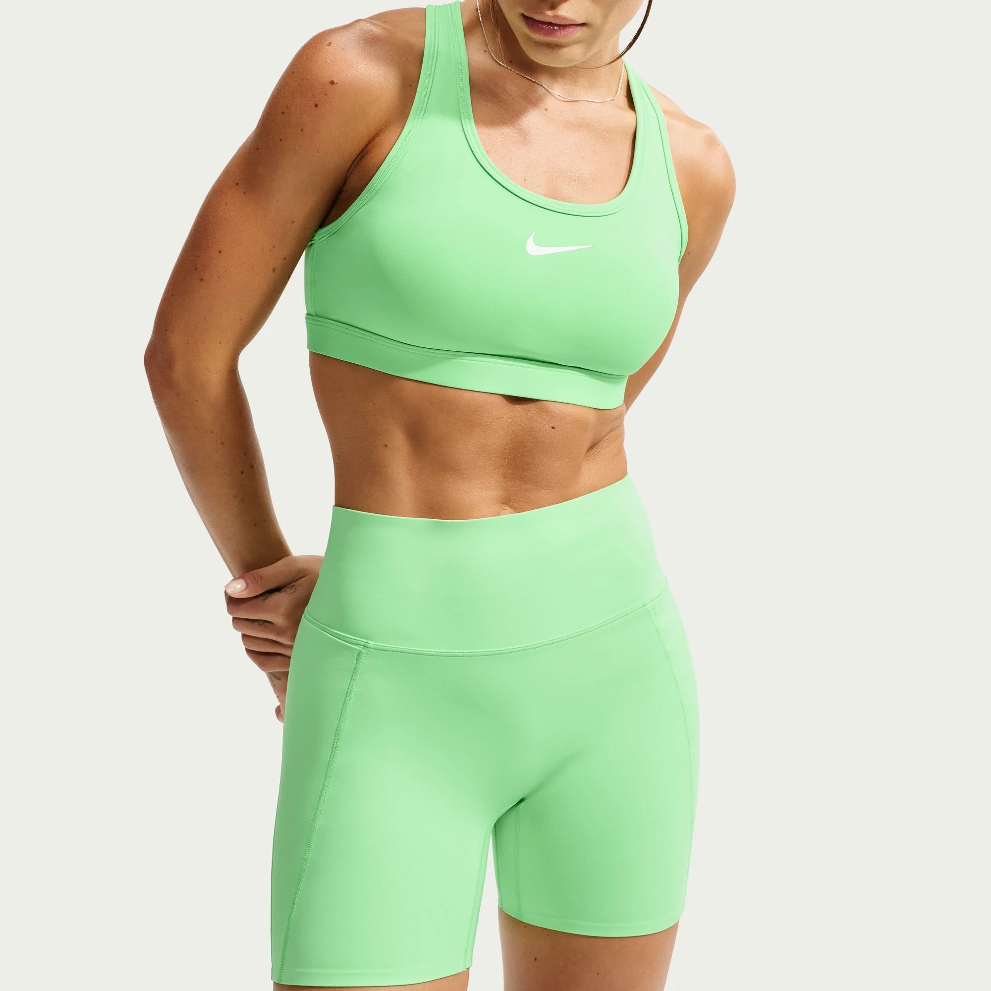 Women’s Swoosh Medium Support Sports Bra (336 - Illusion Green/White)