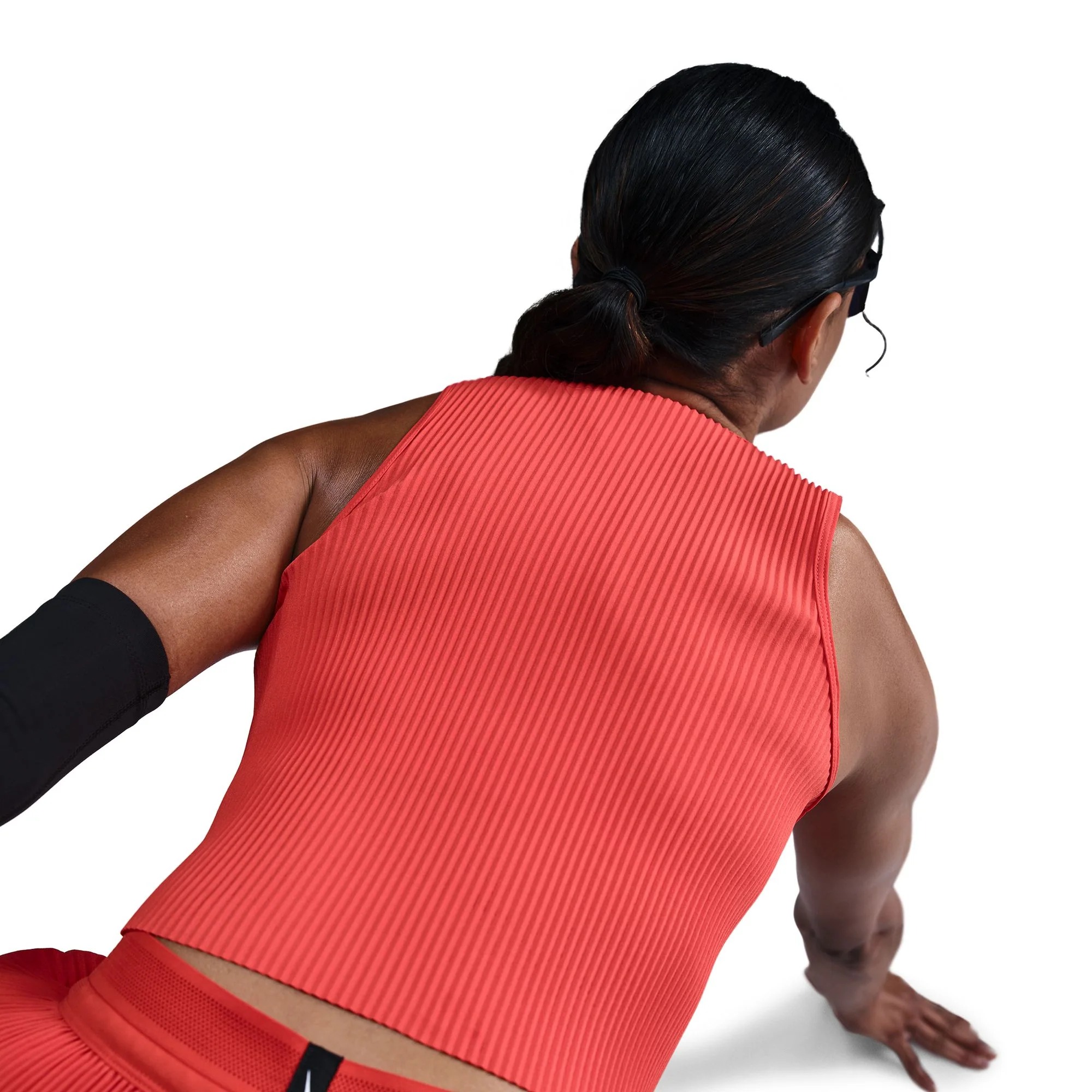 Women's AeroSwift Women's Dri-FIT ADV Cropped Running Tank Top (696 - LT Crimson/Black) - Image 5
