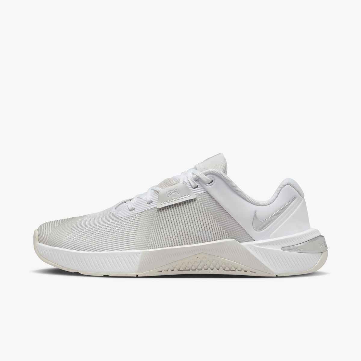 Women's Metcon 10 (100 - White/Metallic Silver-Platinum Tint) - Image 6