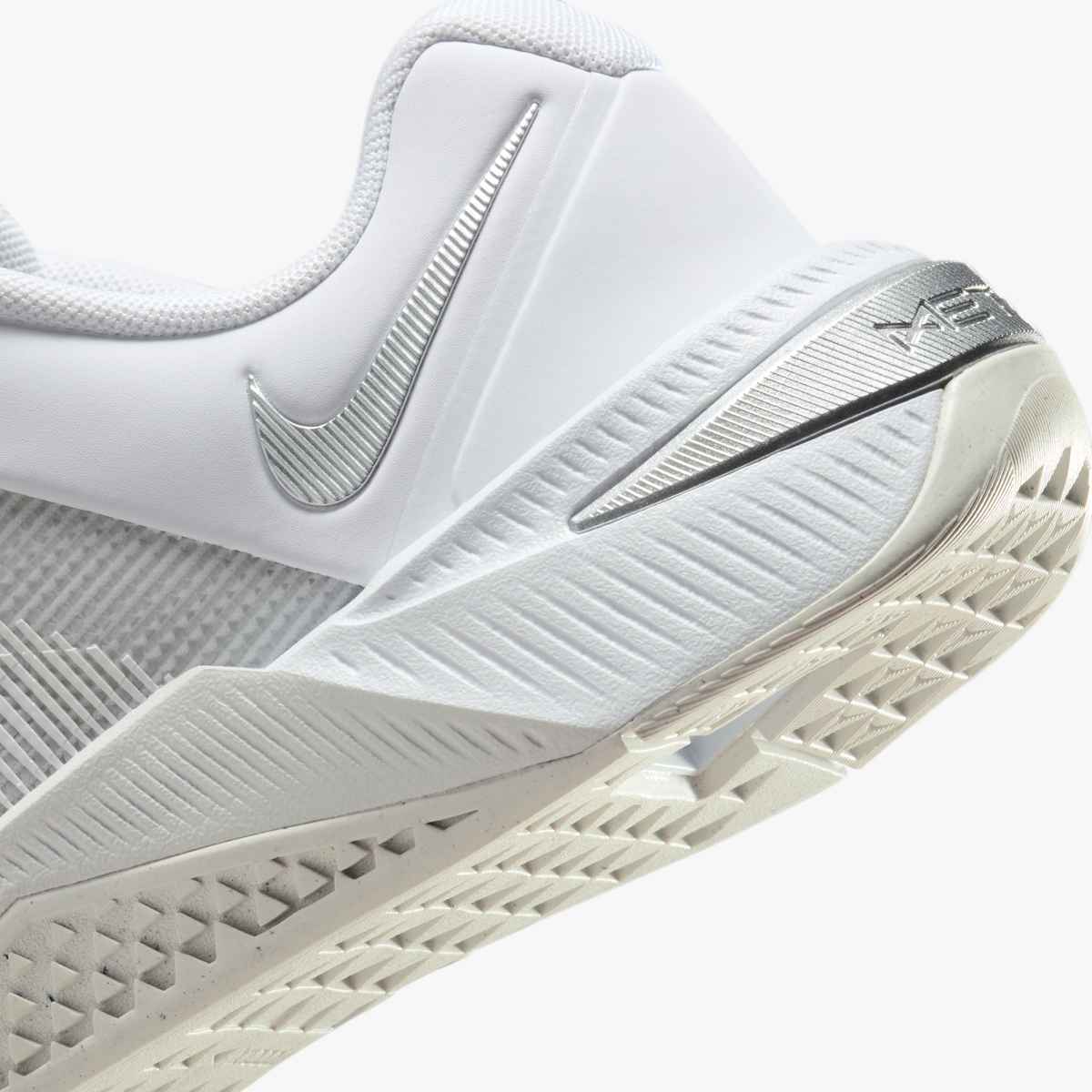 Women's Metcon 10 (100 - White/Metallic Silver-Platinum Tint) - Image 8