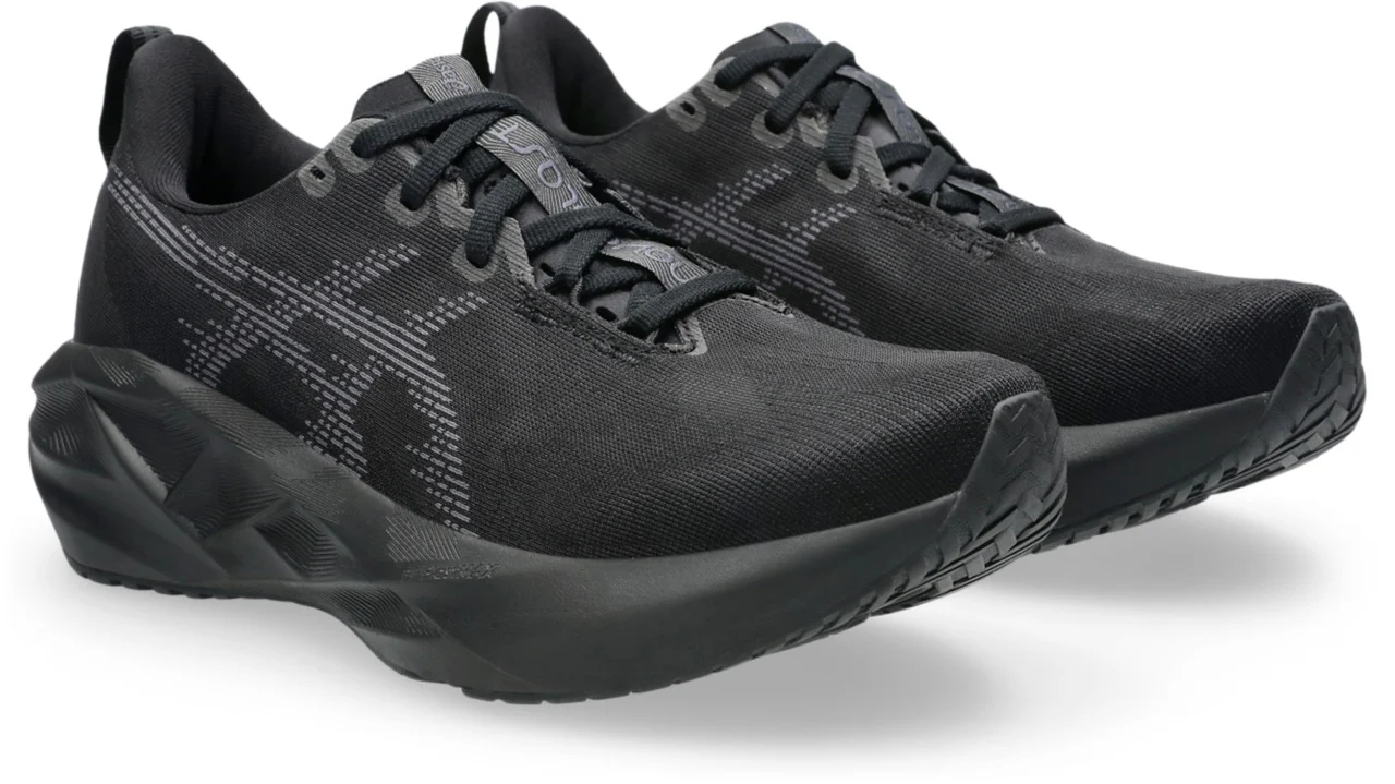 Women's Novablast 5 (002 - Black/Carrier Grey) - Image 3