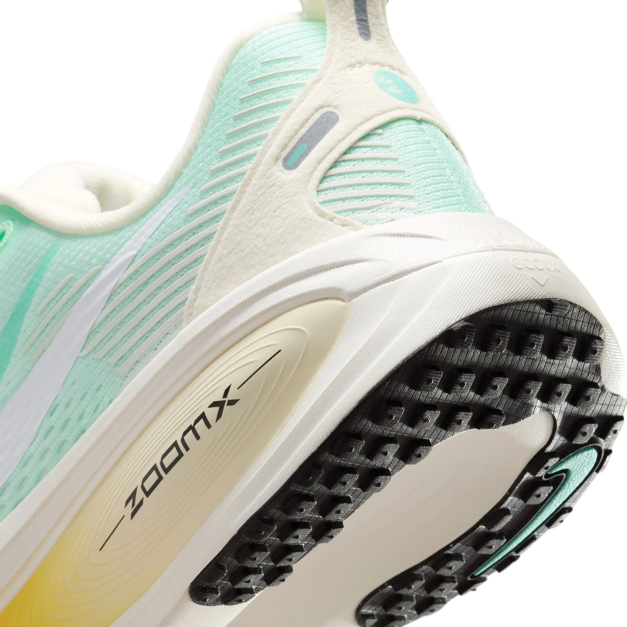 Women's Vomero 18 (331 - Mint Foam/Bleached Turq-Sail-Topaz Gold) - Image 5