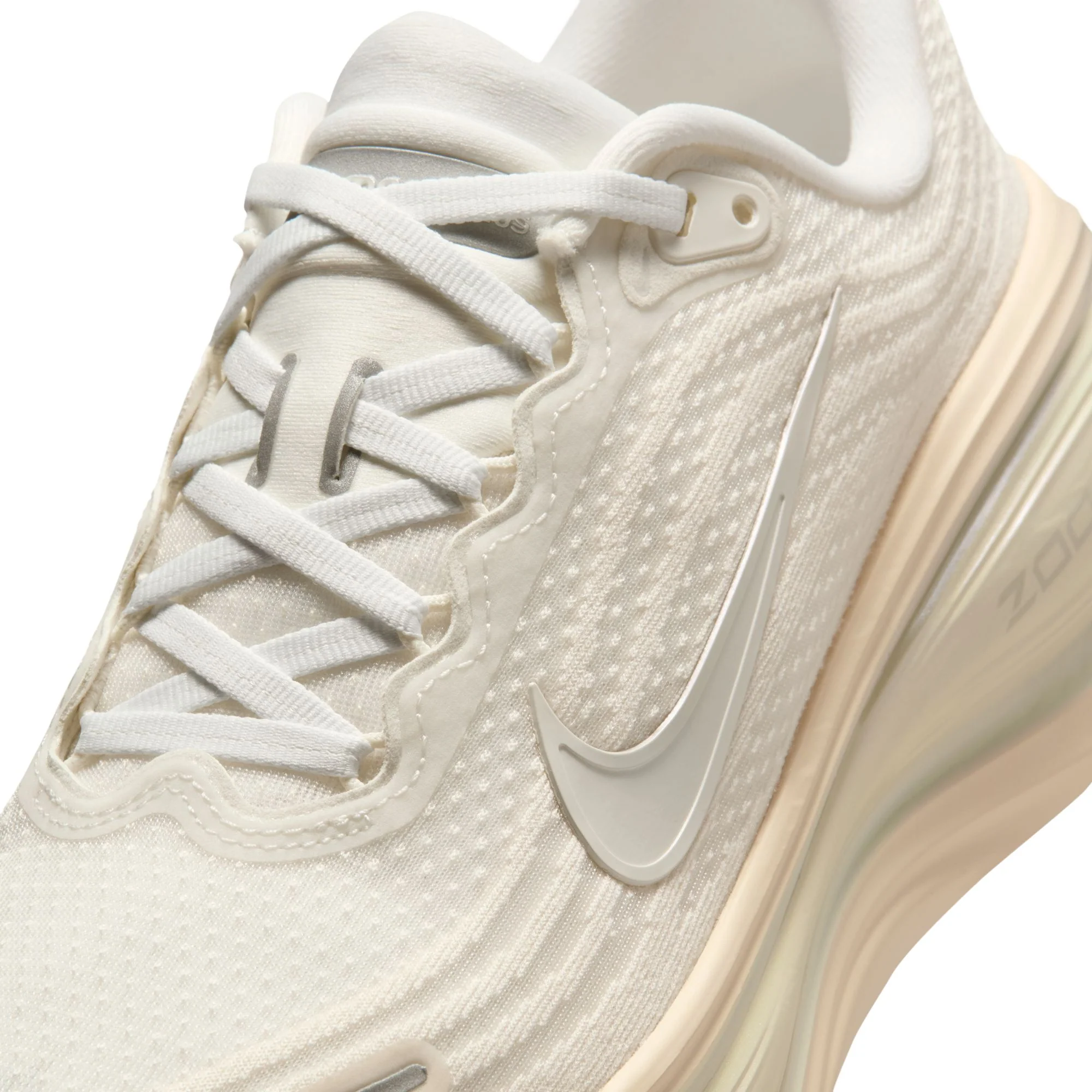 Women's Vomero Plus (100 - Summit White/Chalk-Phantom-Pure Platinum) - Image 4