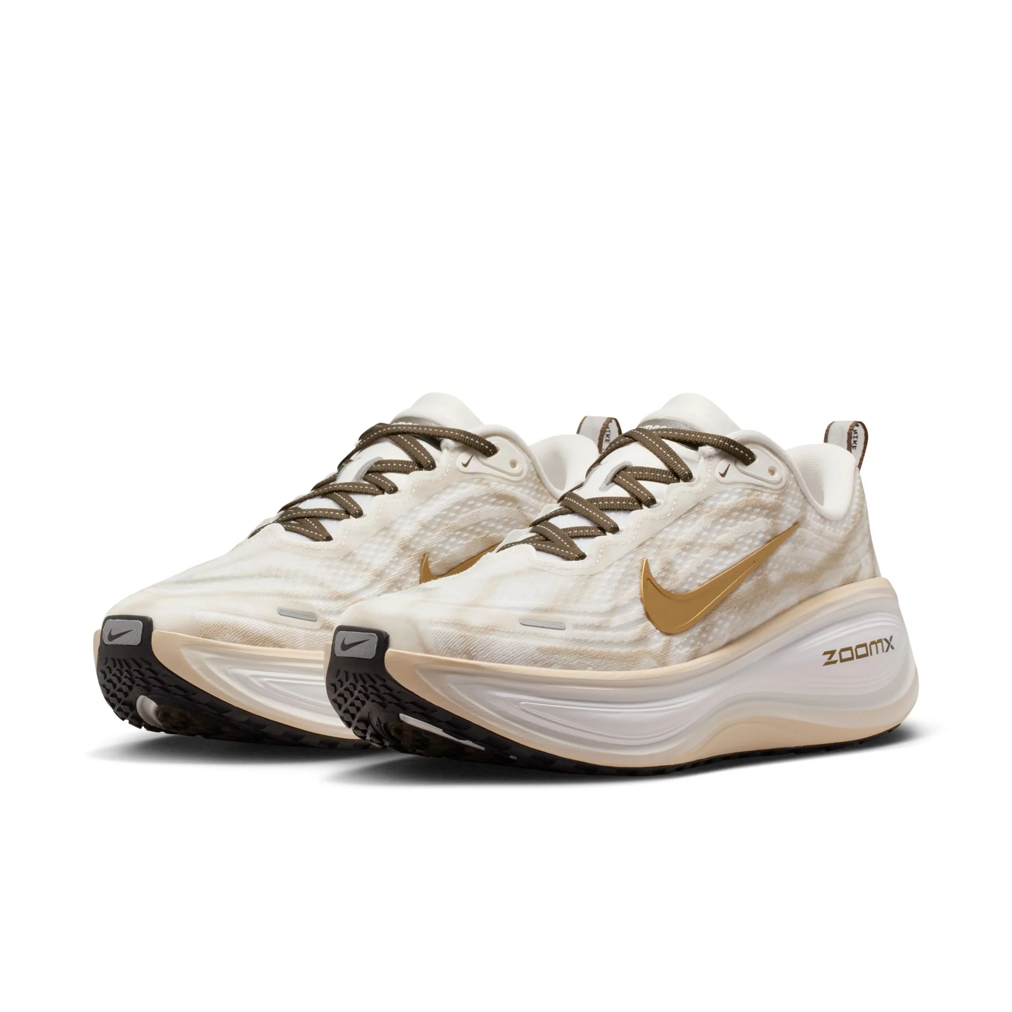 Women's Vomero Plus (121 - Summit White/Metallic Gold-Dark Hazel) - Image 3